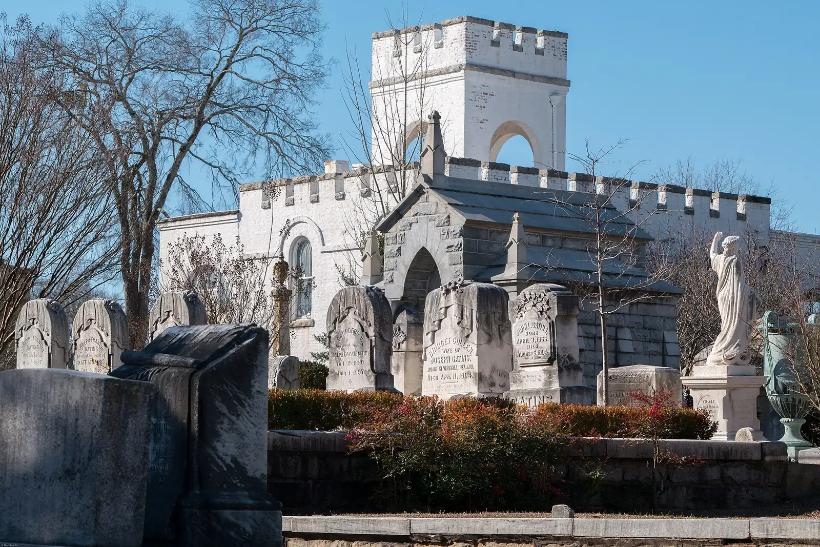 The visitor center at Oakland Cemetery on Memorial Drive